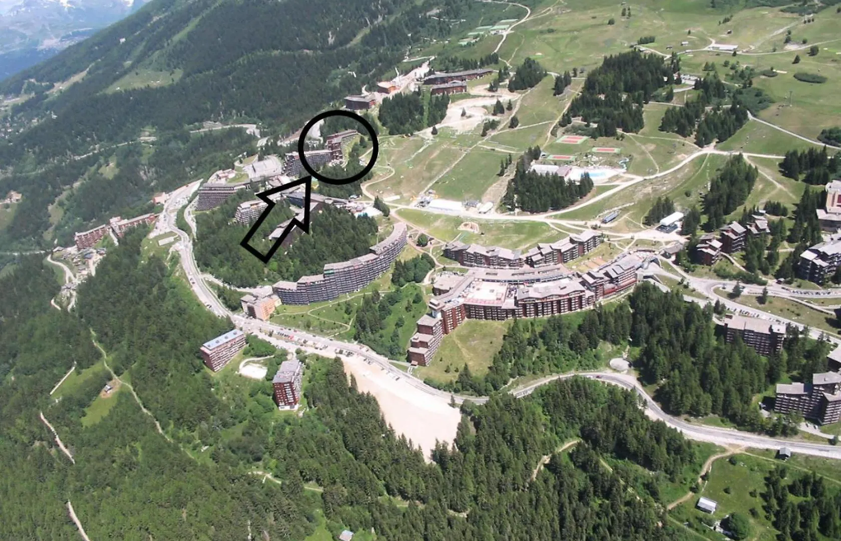 Apartment Residence Belles Challes - Beau Studio Pour 4 Personnes Ambiance Chalet, Skis Aux Pieds, Proche Des Commerces, Dans Le Village Du Charvet A Arc 1800 Mae-1793 Les Arcs  France